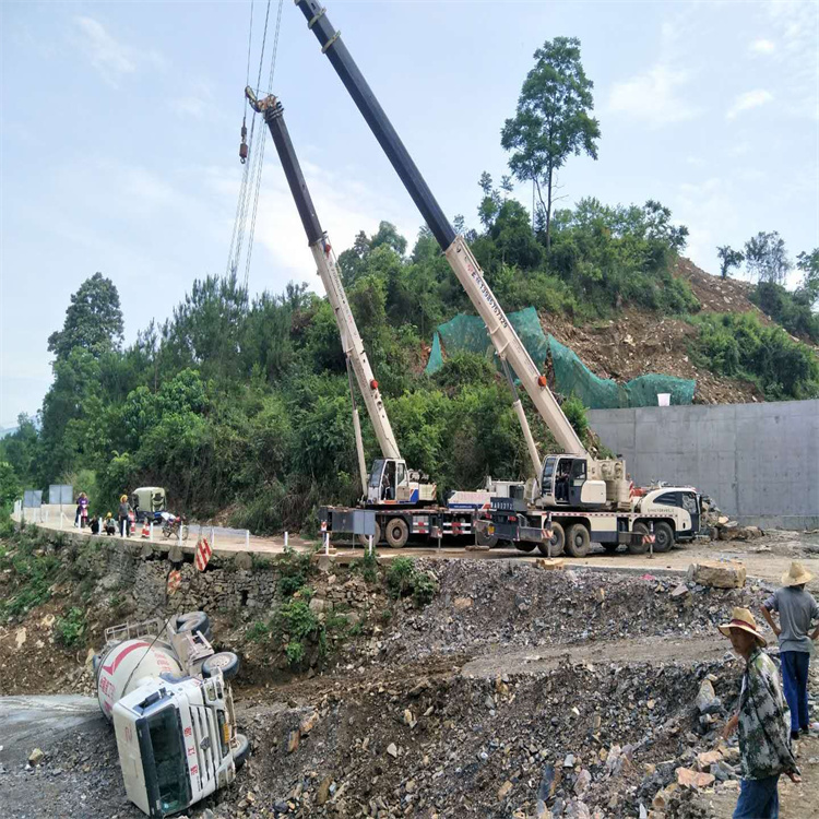 积玉口镇汽车掉沟里叫吊车救援要多少钱